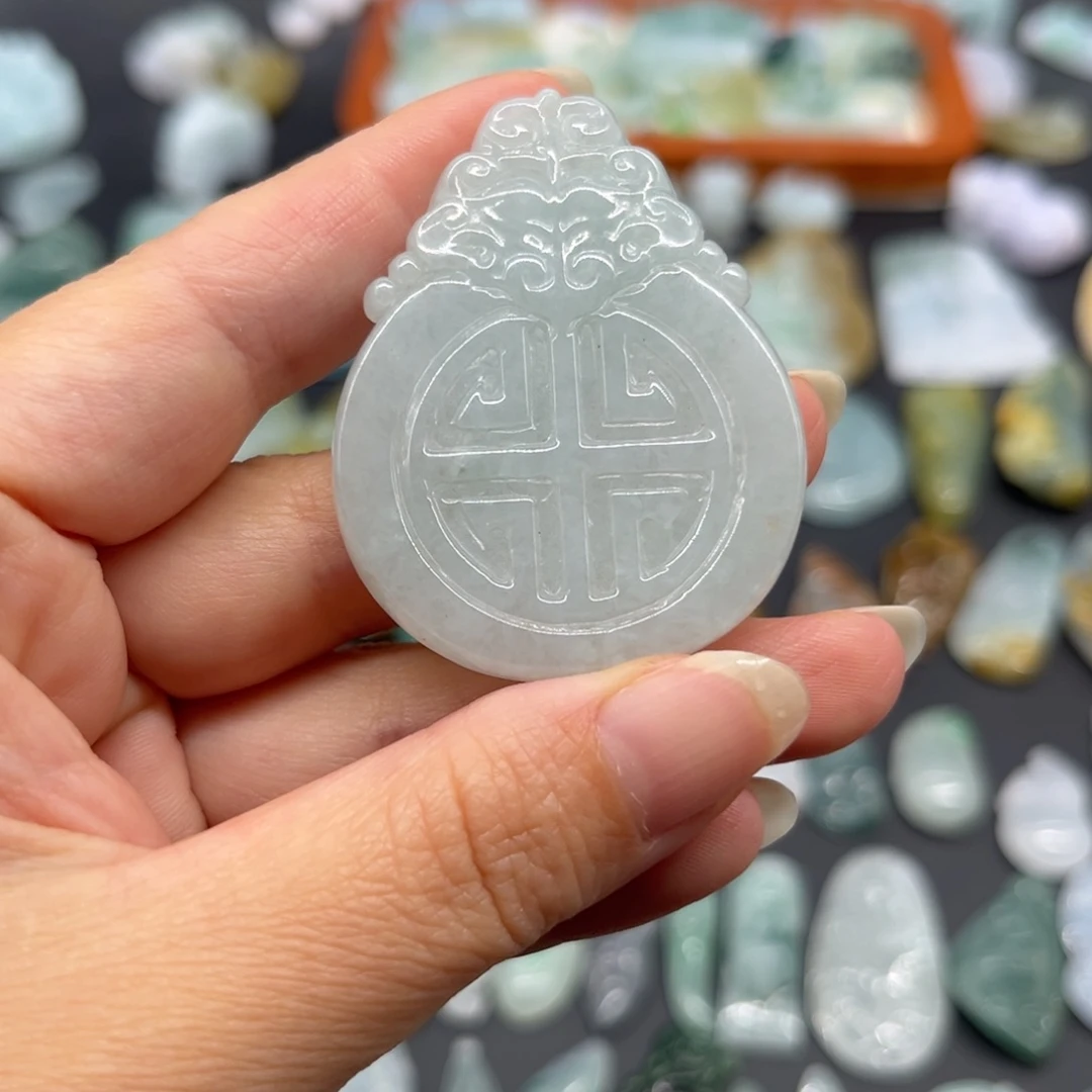 翡翠未镶嵌颈饰仿古牌