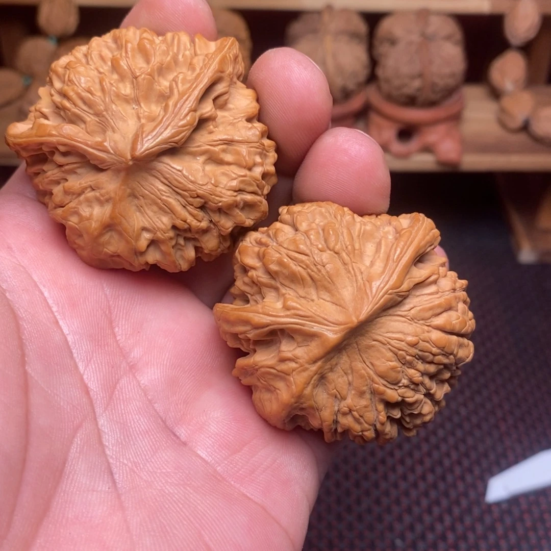 鲁***吃文玩核桃把件文玩