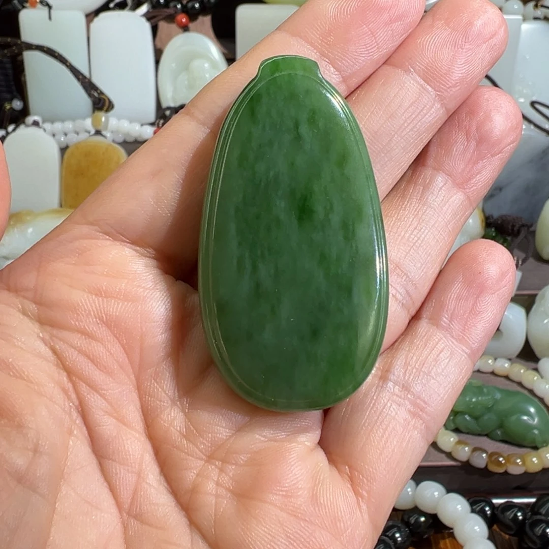 和田玉未镶嵌颈饰豆***豆