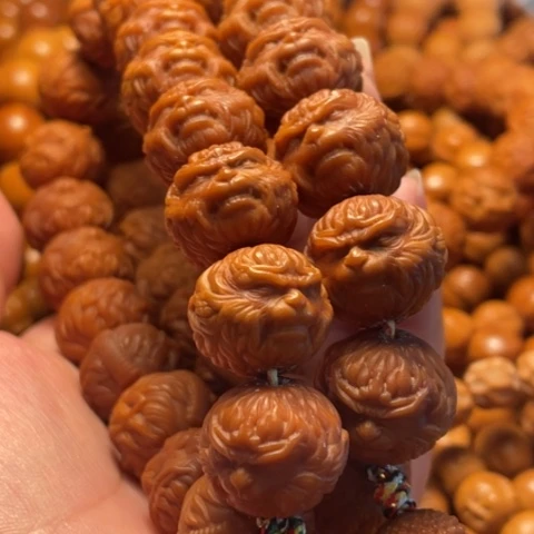 手串猴头核桃金**煌舞台