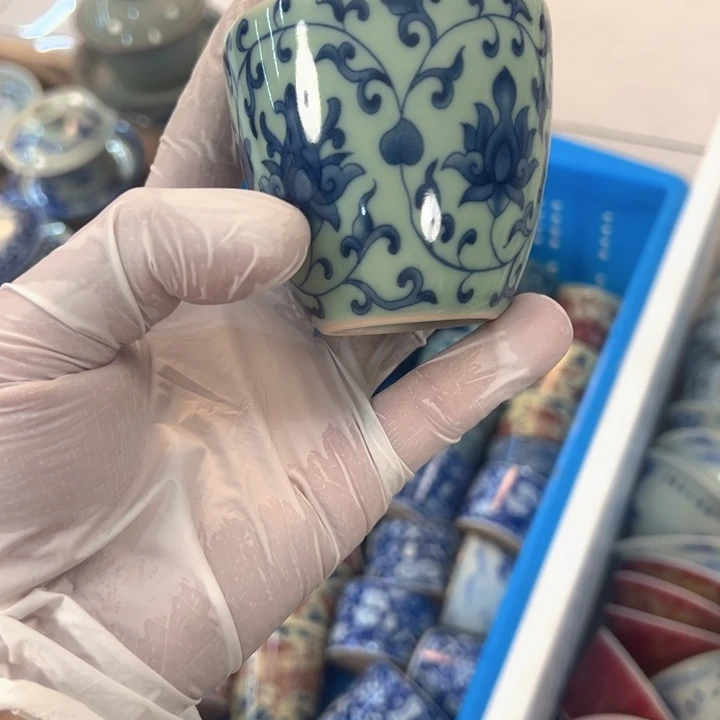 瓷片白青花缠枝莲影青釉铃铛杯主人杯