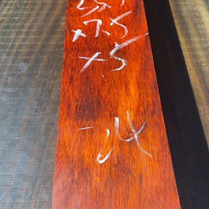 非洲紫檀（红花梨）诚****赞