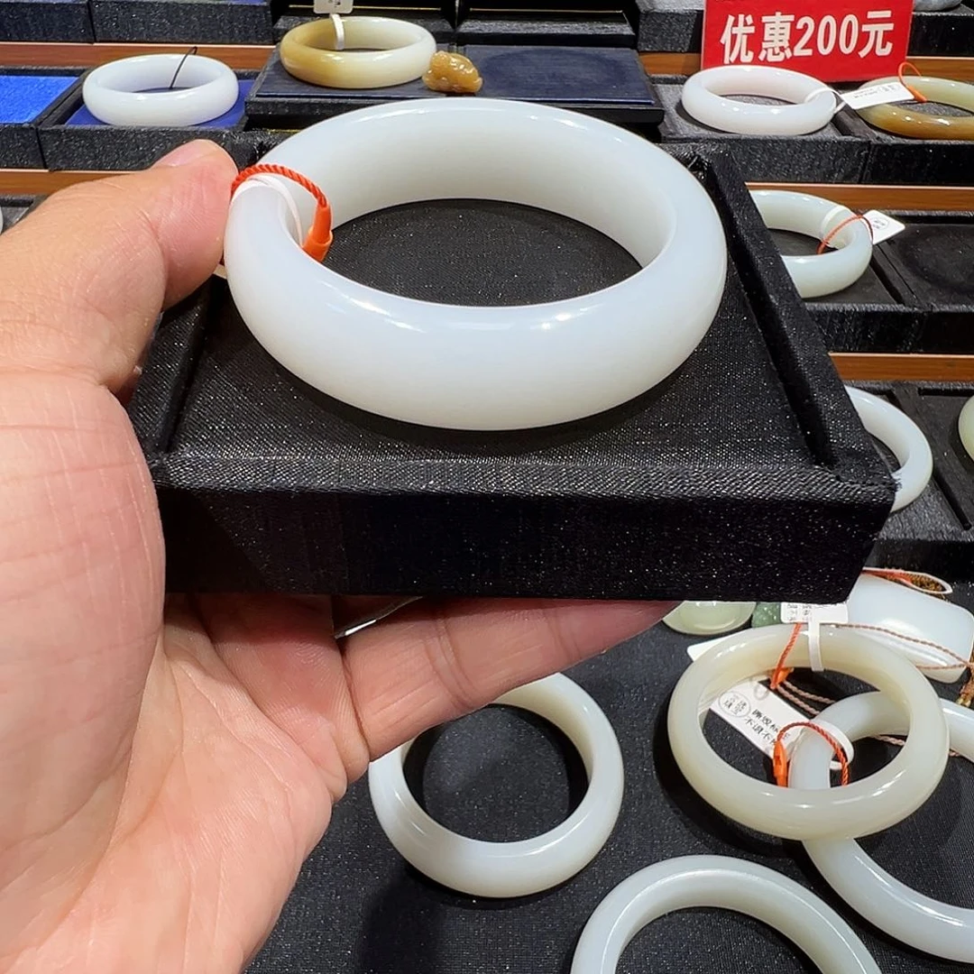 和田玉手镯未镶嵌?***燚