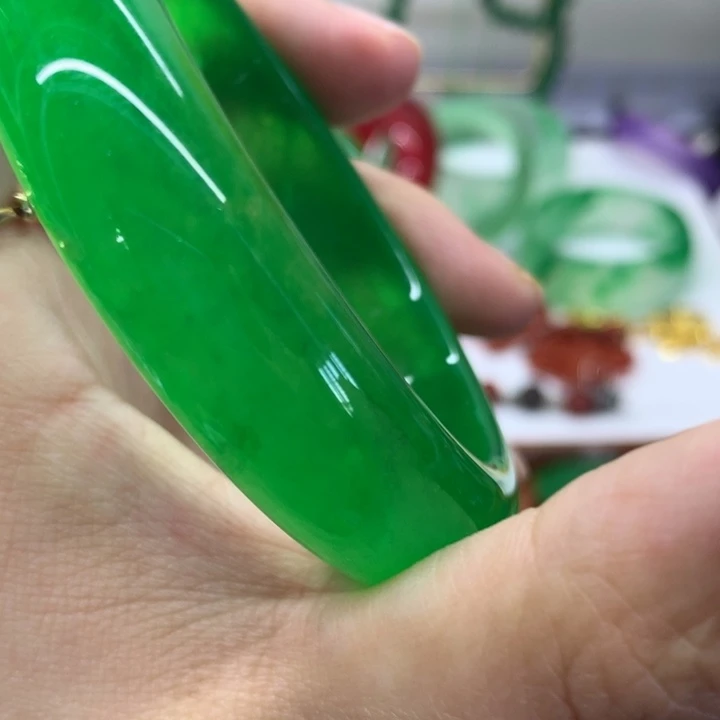 颈饰未镶嵌翡翠吊坠
