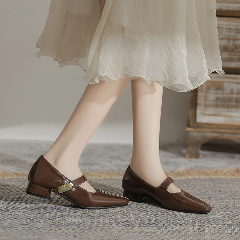 高端精致时髦温柔洋气经典一字带玛丽珍平跟咖啡色春秋季新品女款