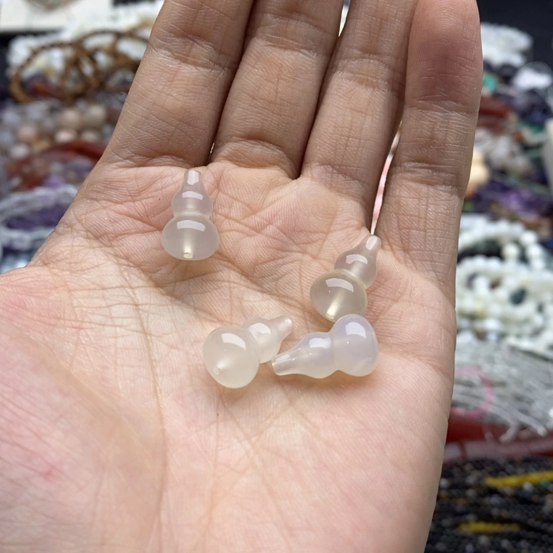 未镶嵌玛瑙/玉髓珠宝半成品四个10×16mm白玛瑙葫芦天然