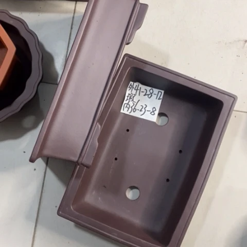 用****5宜兴紫砂花盆瑕疵