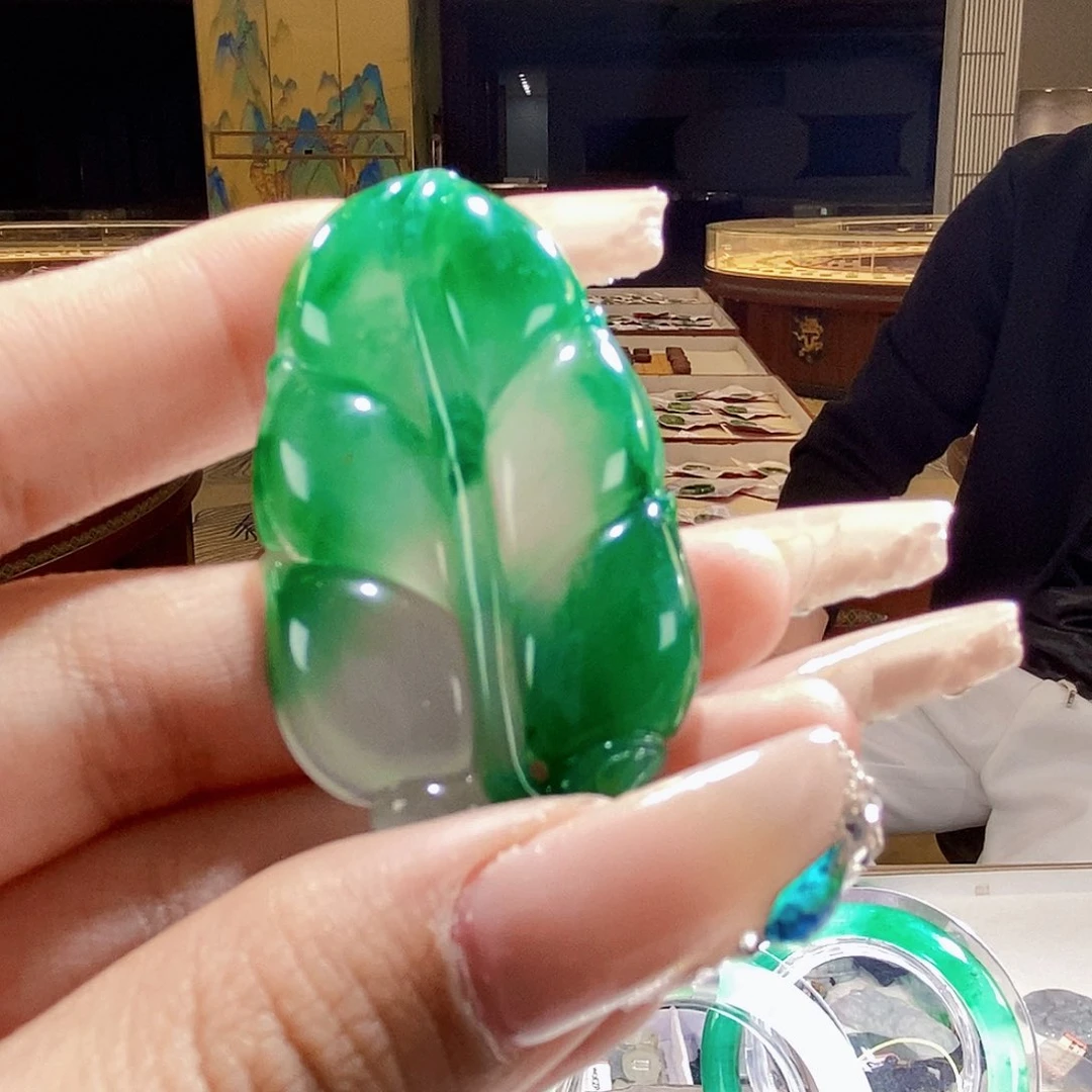 石英质玉颈饰未镶嵌