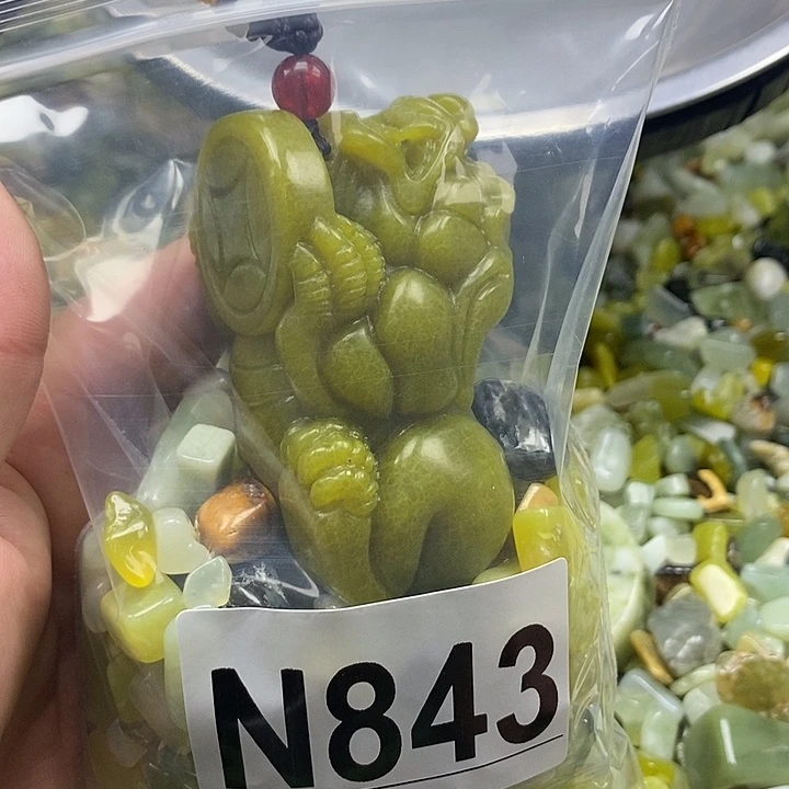 未镶嵌蛇纹石玉鱼缸石