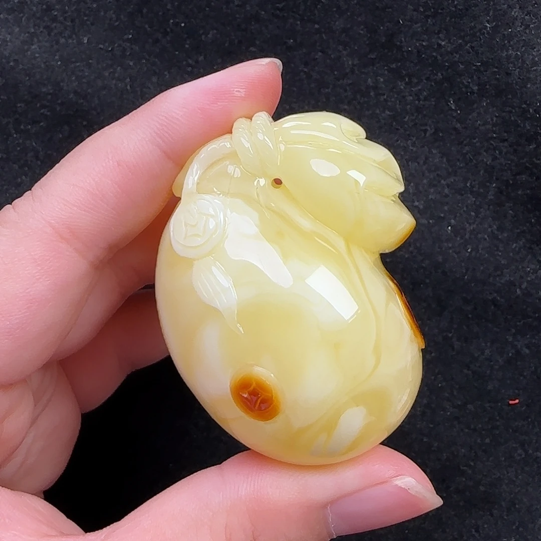 蜜蜡未镶嵌珠宝奇石