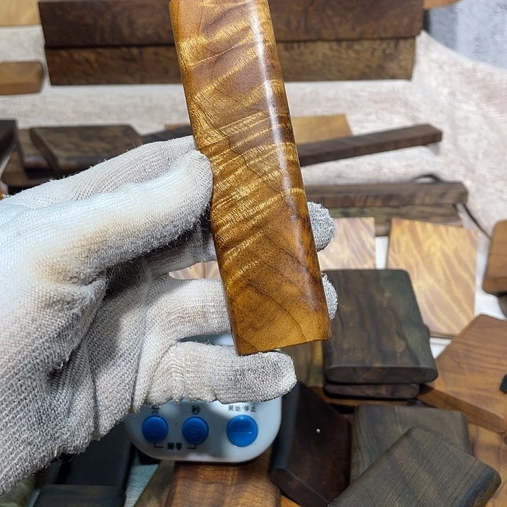 9***哥金丝楠木小叶桢楠无事牌