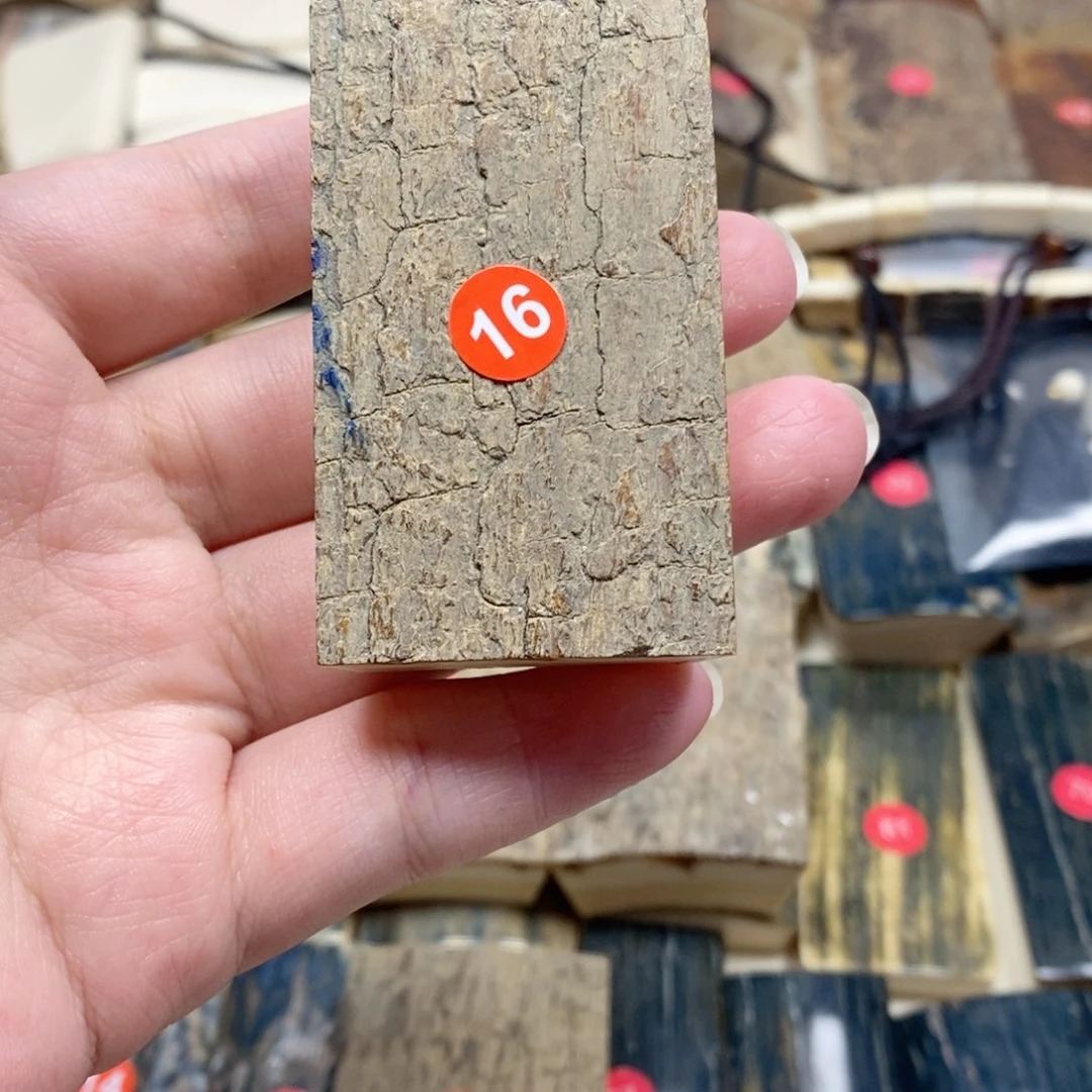 弘***苑猛犸原材料边角料大块料