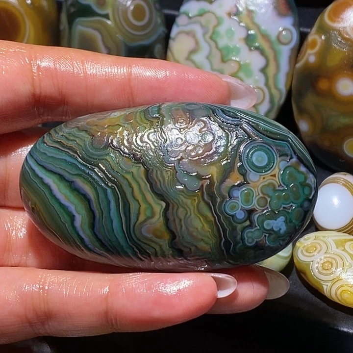 玛瑙/玉髓未镶嵌珠宝奇石33