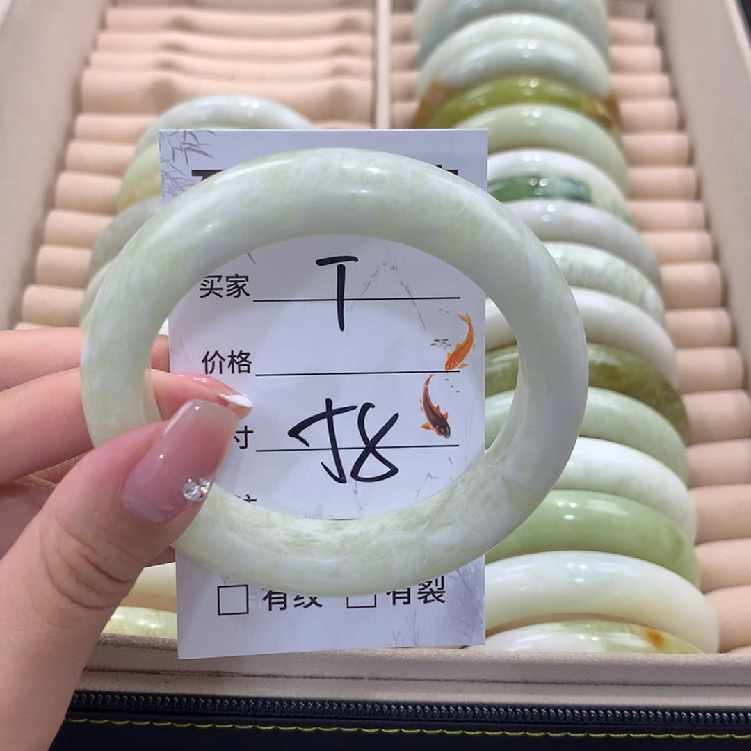 【闪购商品】蛇纹石玉未镶嵌手镯