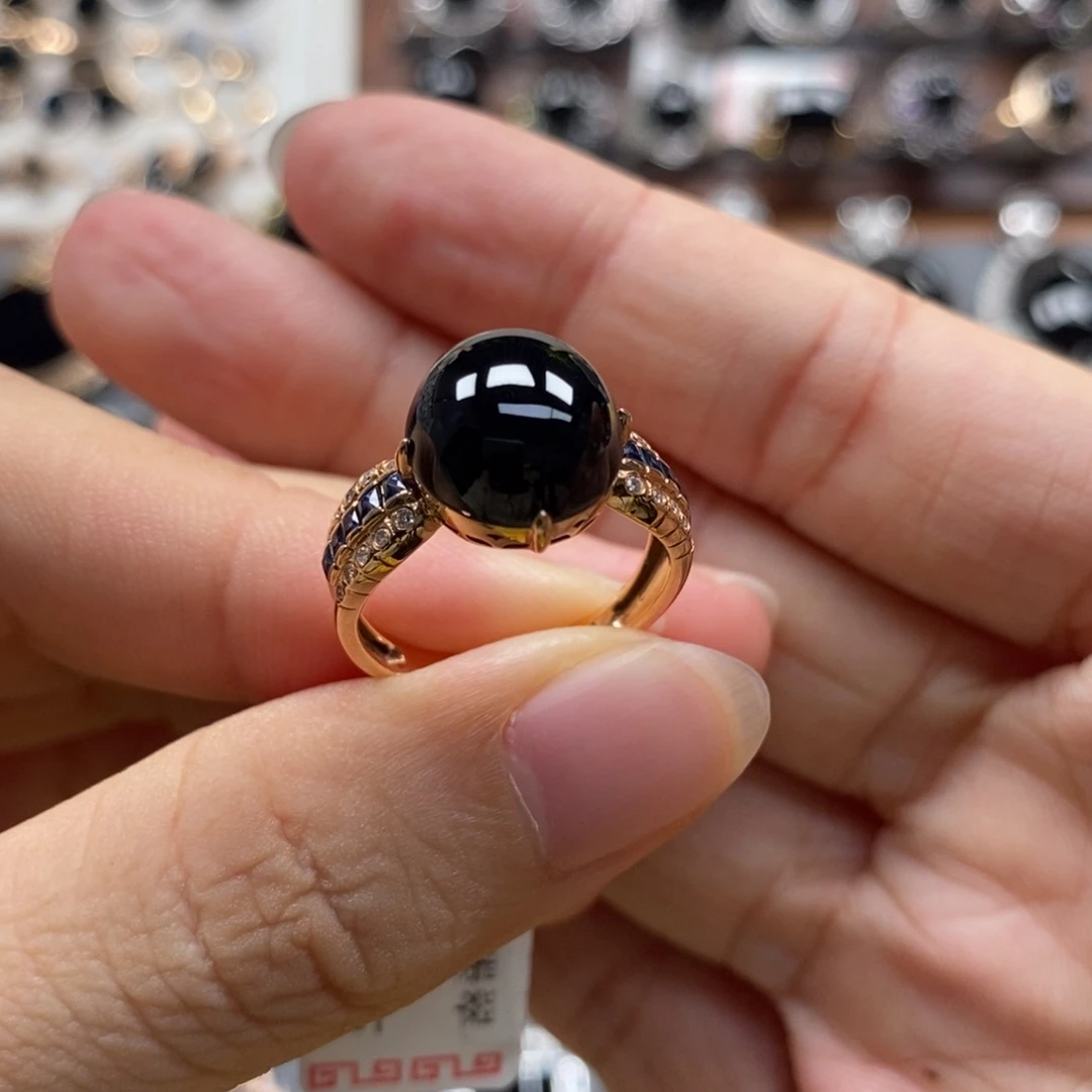 18K金镶嵌戒指翡翠墨翠