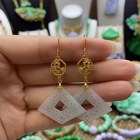 翡翠耳饰未镶嵌天然