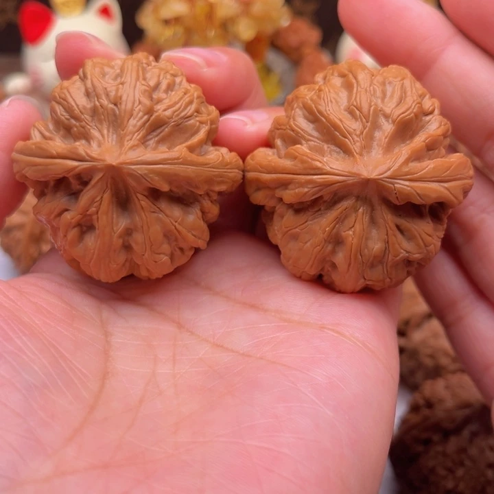 木质类文玩核桃红锦鲤46