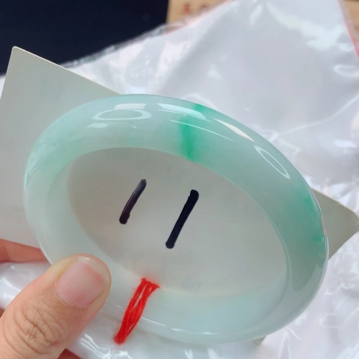 翡翠手镯未镶嵌词****意白底青