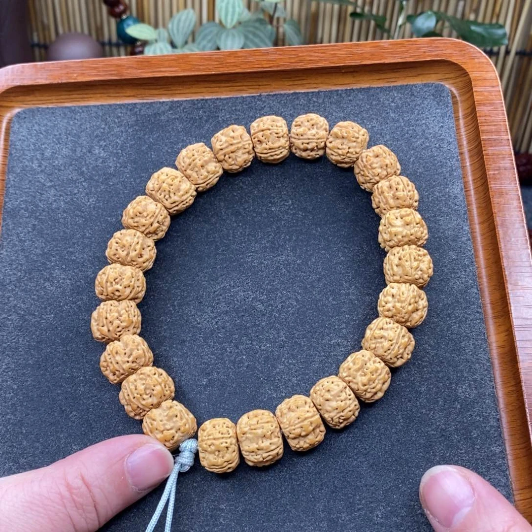 金刚菩提吊坠14+盘龙原皮手串