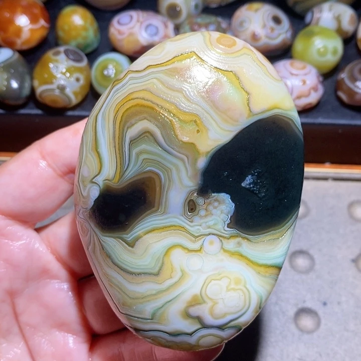 未镶嵌玛瑙/玉髓珠宝半成品80