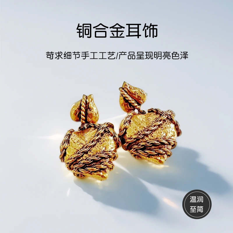 铜合金耳饰 轻奢时尚法式浪漫奢华典雅高端定制爱心耳饰