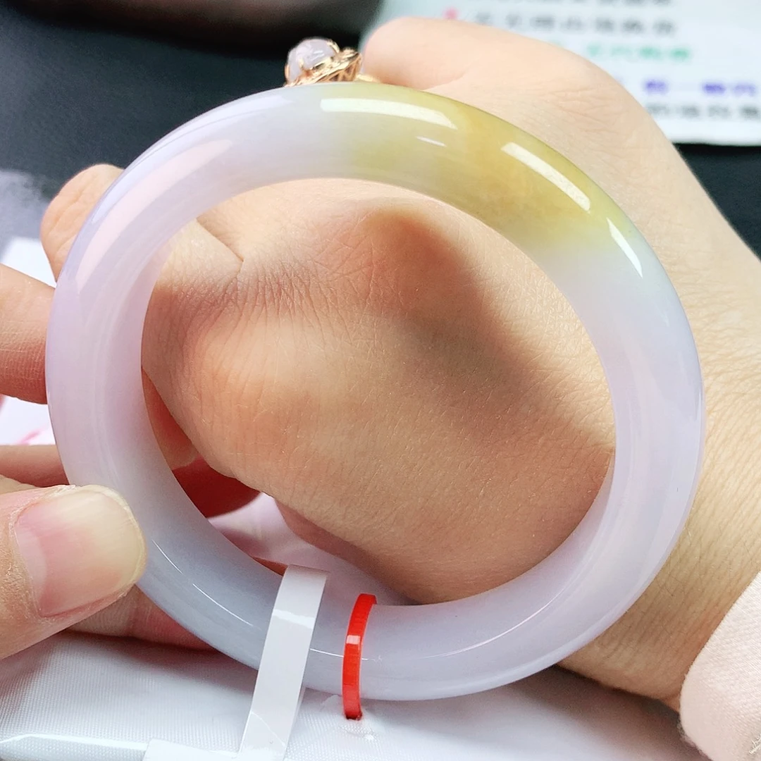 翡翠手镯未镶嵌56圈