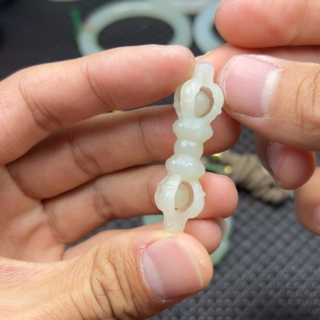 和田玉挂件未镶嵌