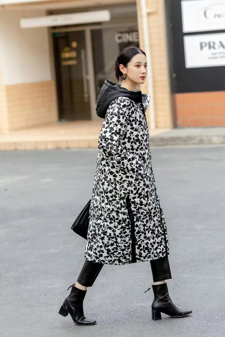 【玛罗兰】反季特价    长款黑白连帽羽绒服