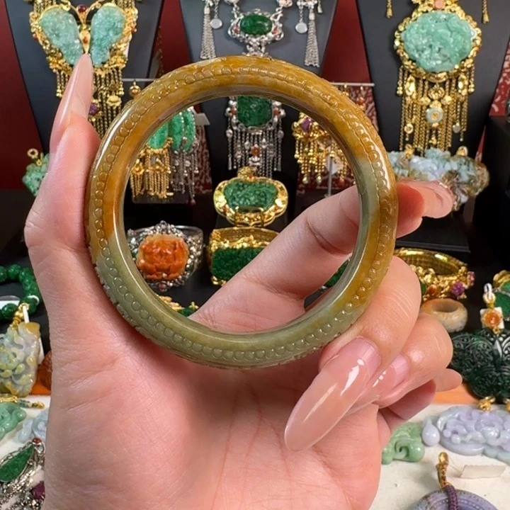 未镶嵌手镯翡翠手镯炸价