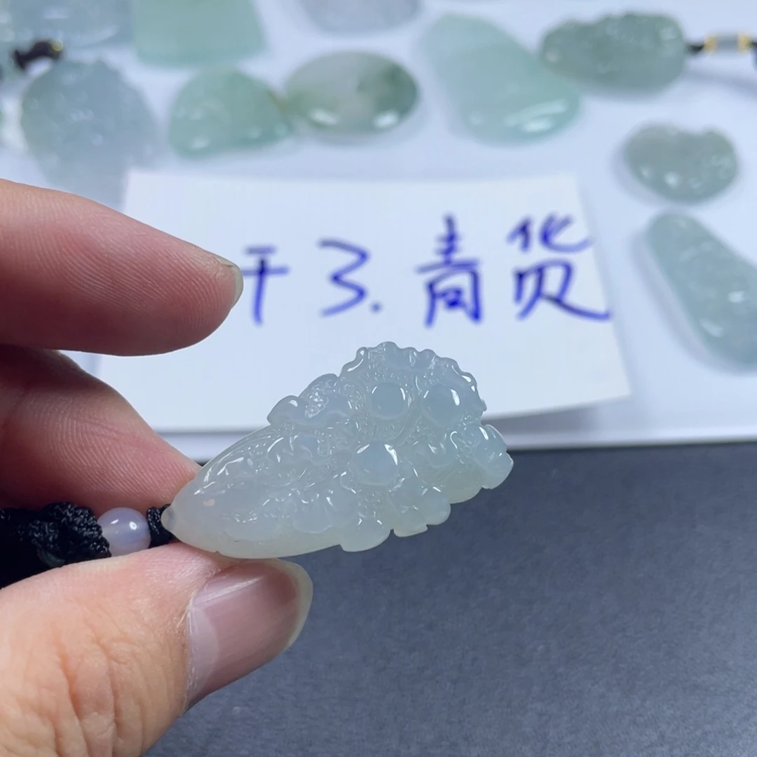 吊坠(不含链)未镶嵌翡翠…………