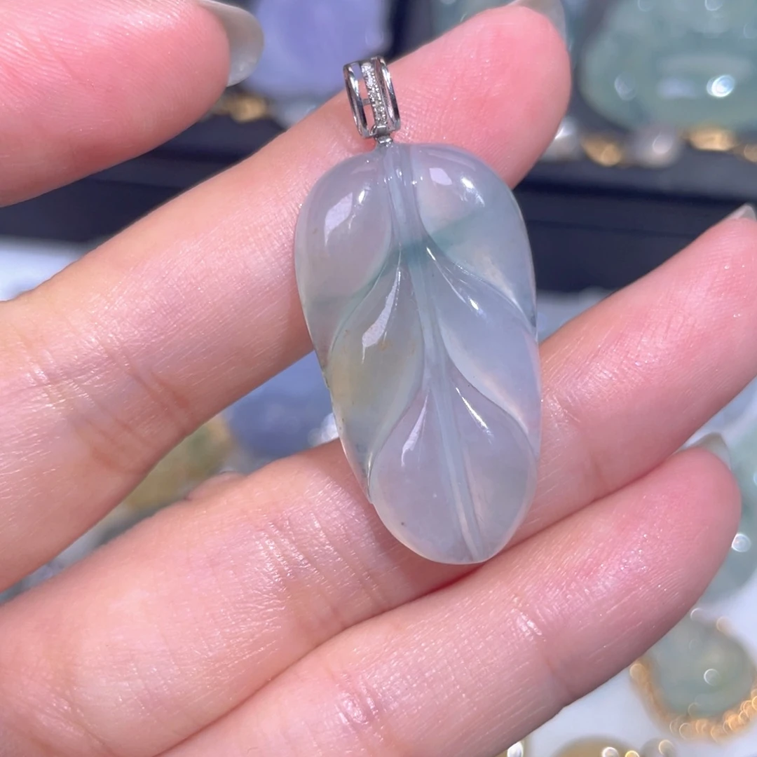 颈饰18K金镶嵌翡翠翡翠