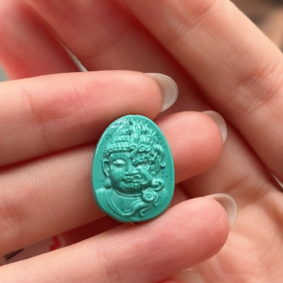 绿松石未镶嵌颈饰