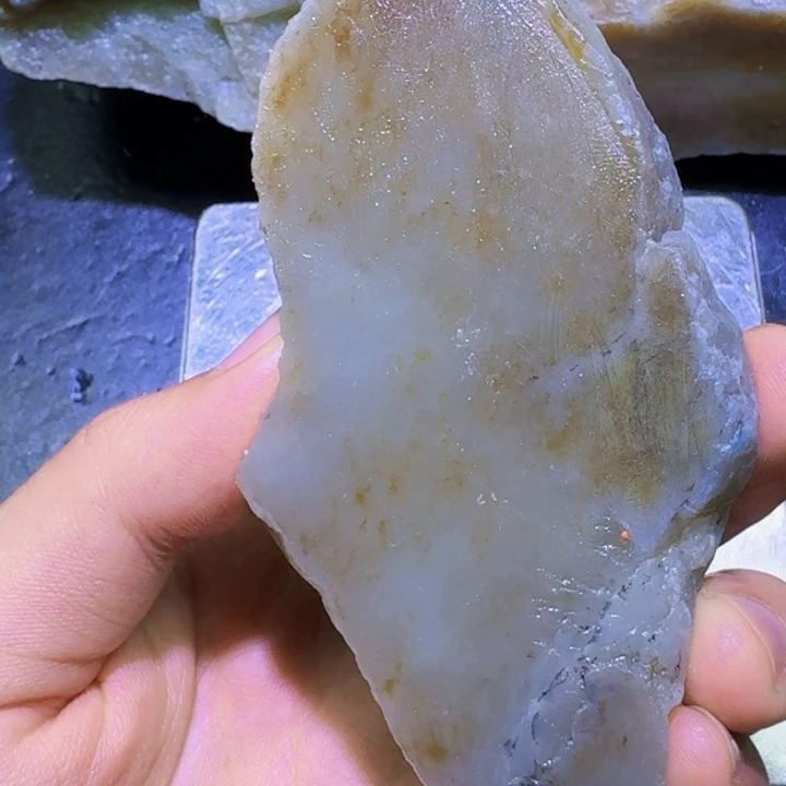 和田玉未镶嵌珠宝半成品