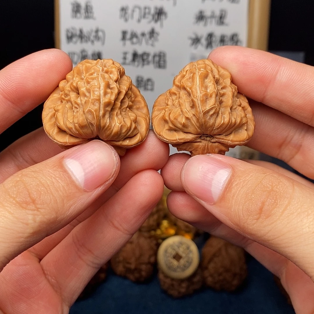 文玩核桃手串白蛇谷