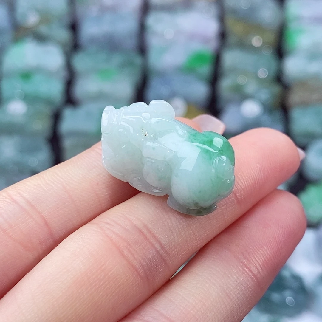 颈饰未镶嵌翡翠天然