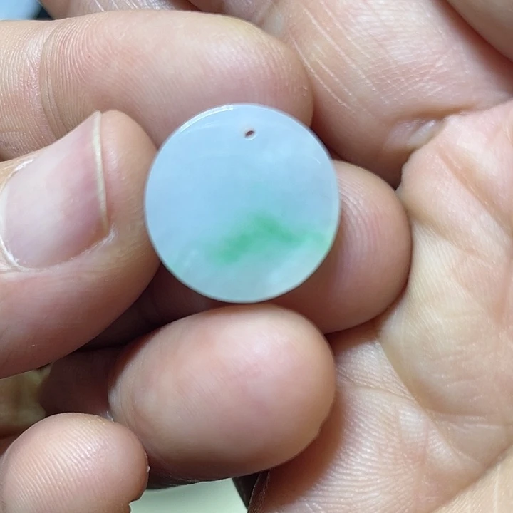 翡翠未镶嵌颈饰无事牌