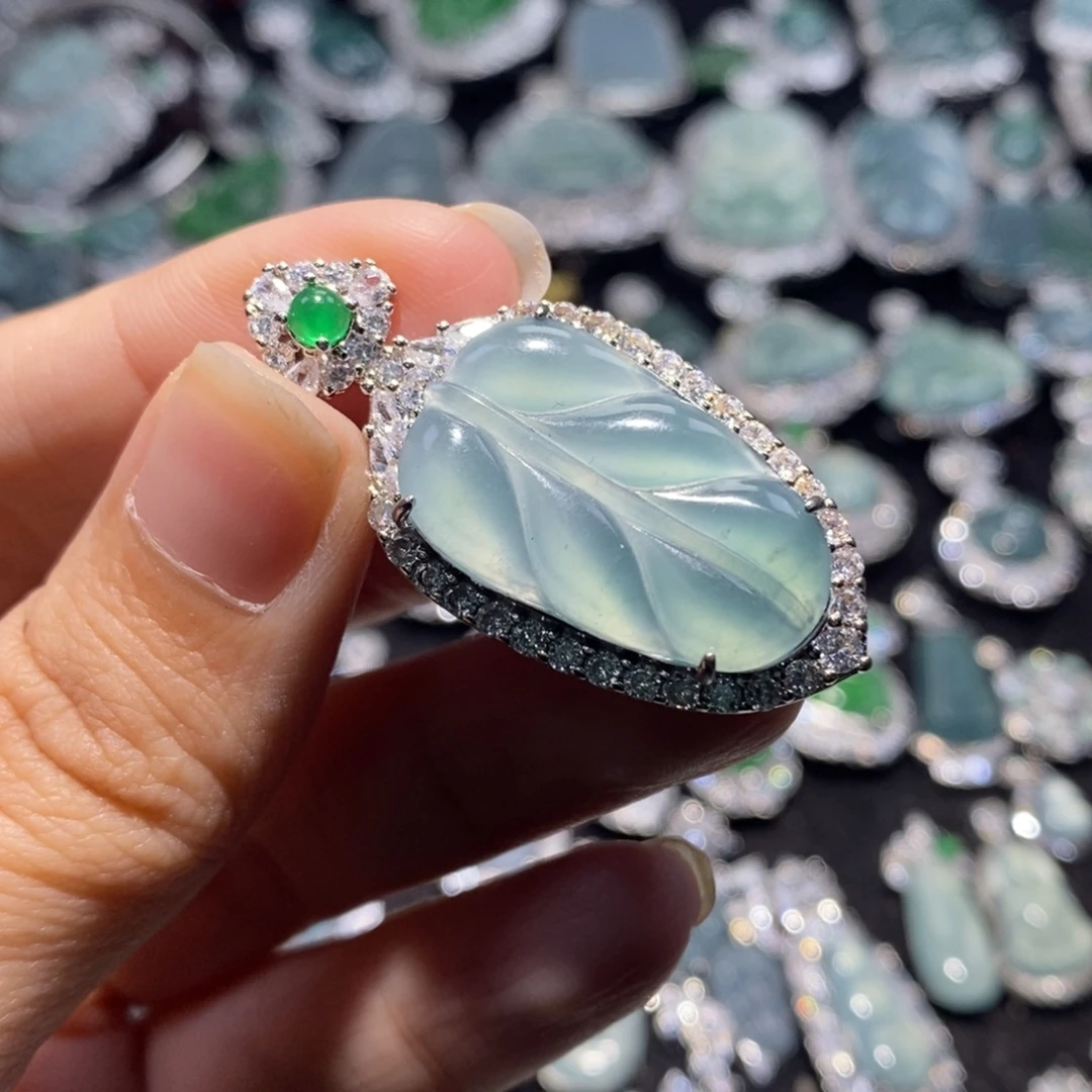 平***子翡翠未镶嵌颈饰翡翠