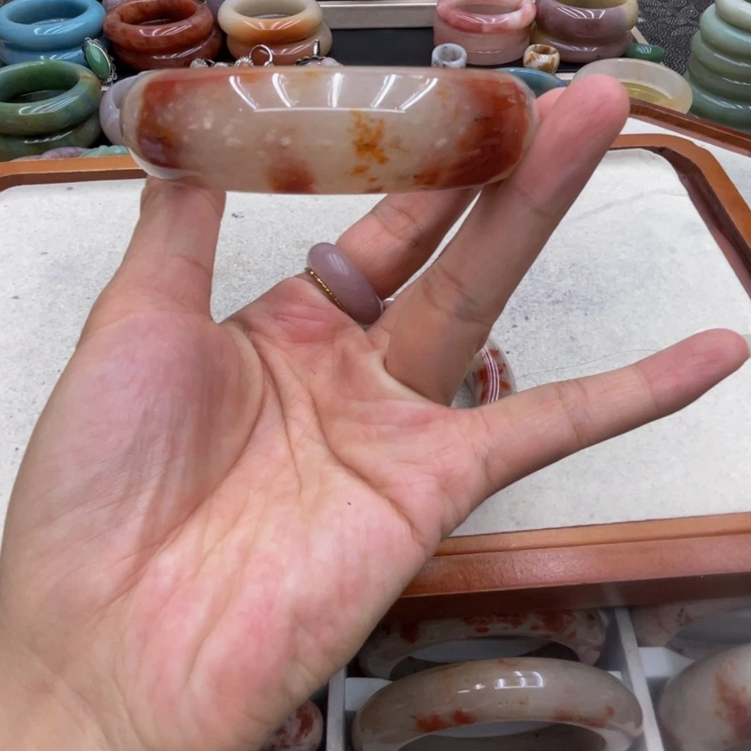 张****石英质玉未镶嵌圈口54