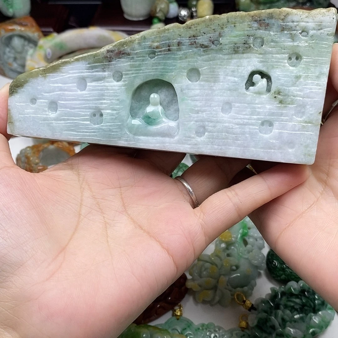 颈饰未镶嵌翡翠摆件