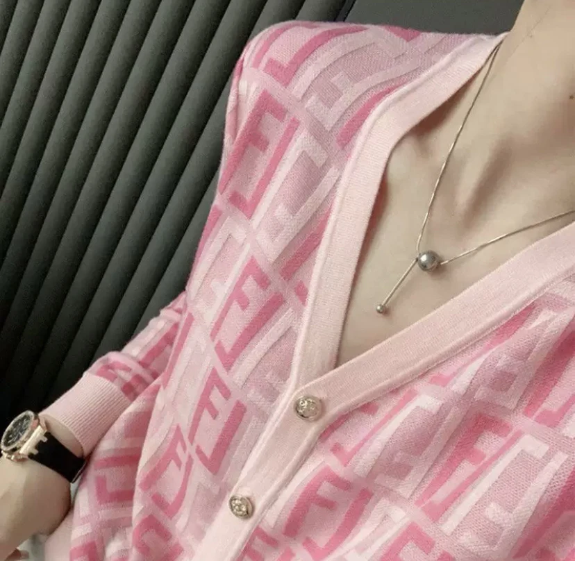 长袖开衫款包袖提花字母毛针织衫秋冬开衫洋气毛衣外穿宽松