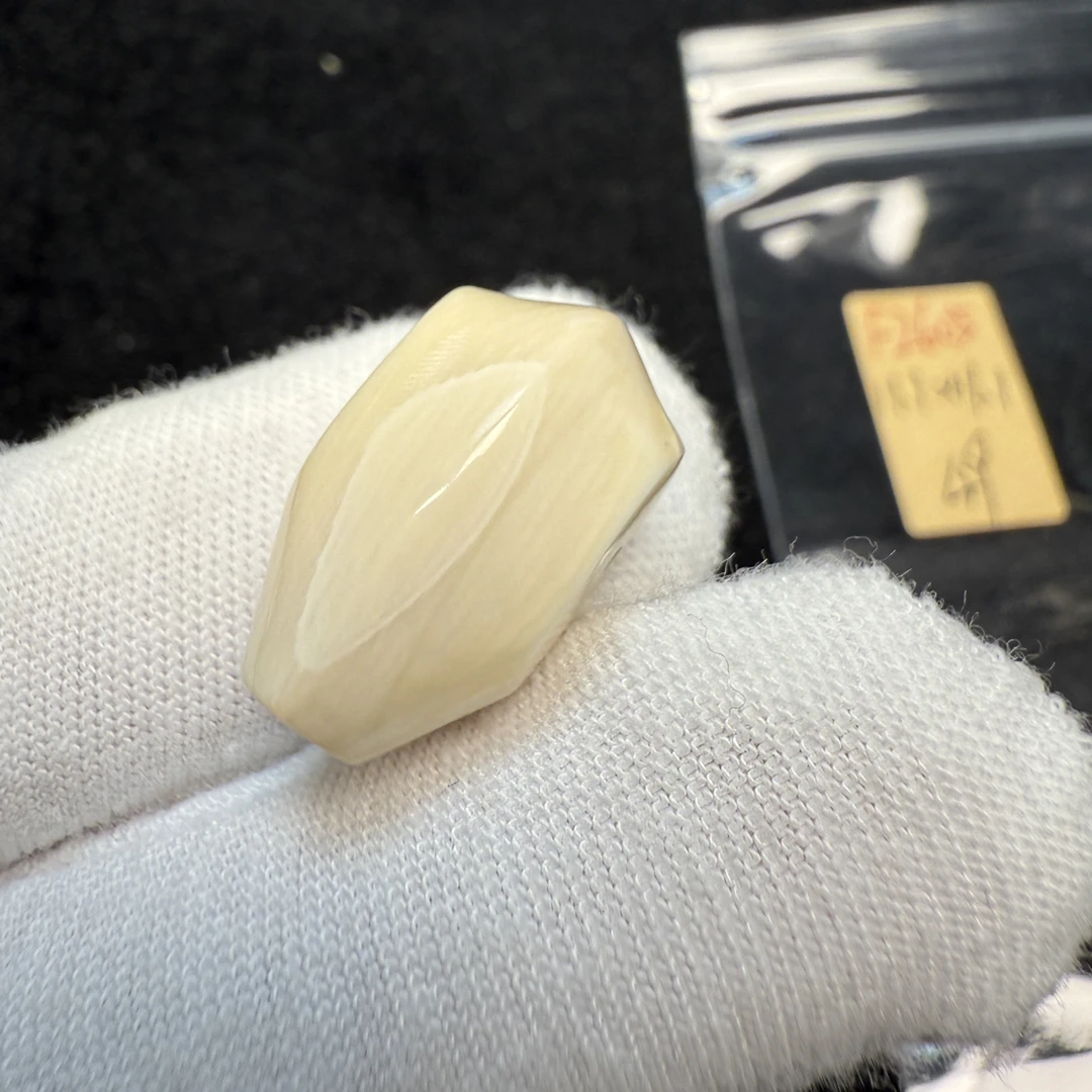 F2605猛犸象牙冰料满纹果冻料鲨鱼背三通11.1*11.1mm