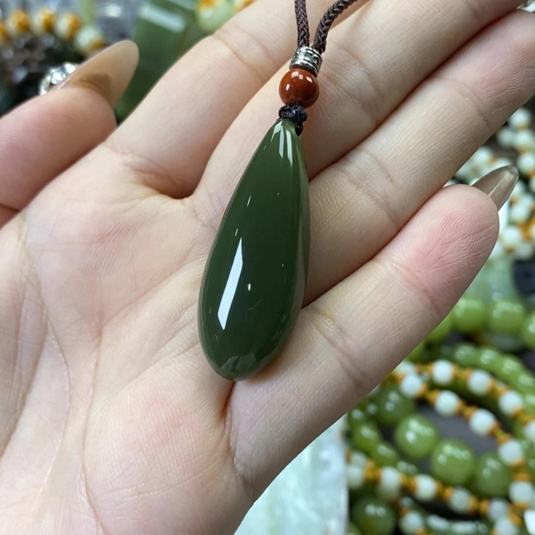 透闪石质玉未镶嵌挂件木**子