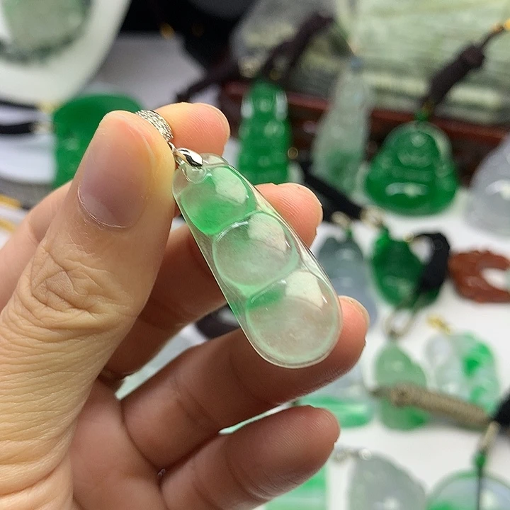 吊坠(赠链)未镶嵌翡翠