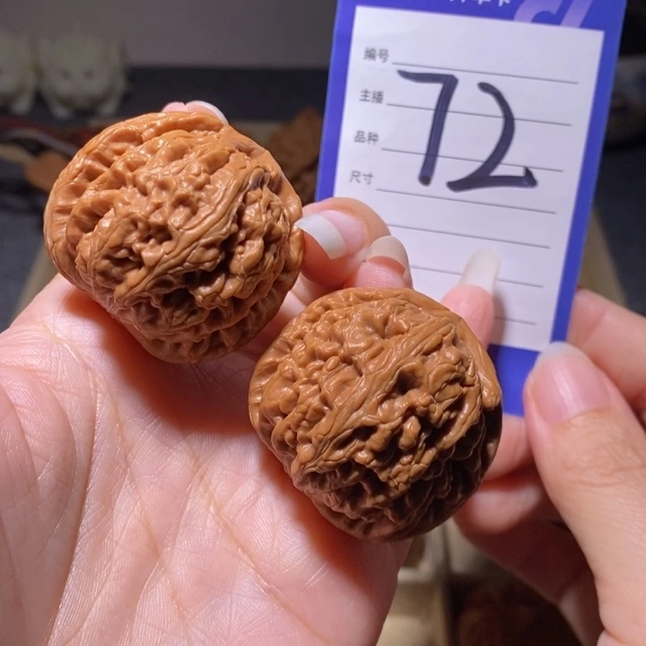 文玩核桃把件红锦鲤