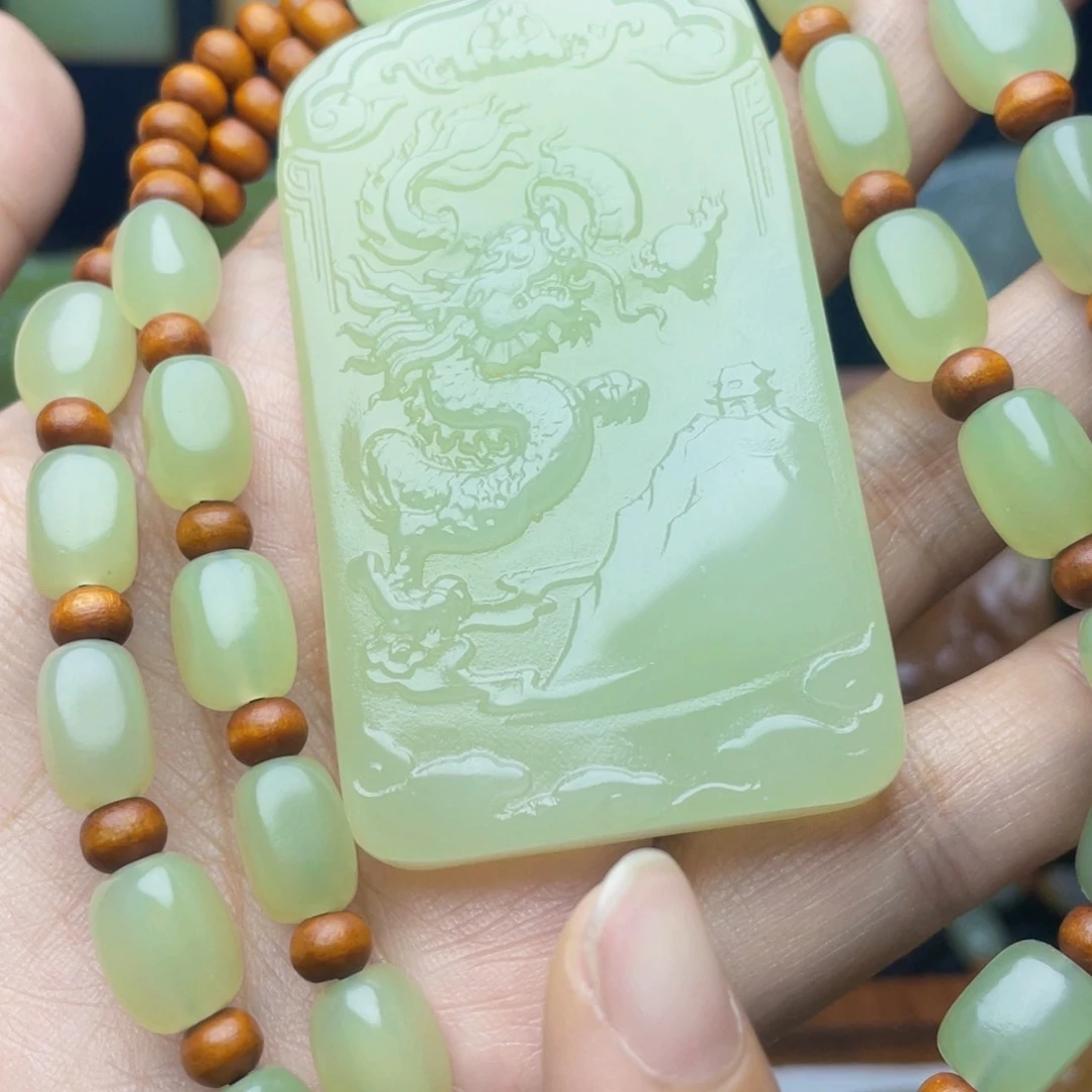 随**安新疆昆仑山料牌形