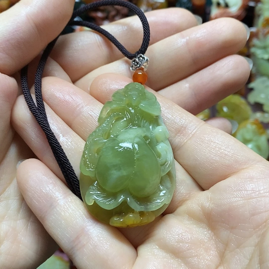 岫玉未镶嵌吊坠(赠链)