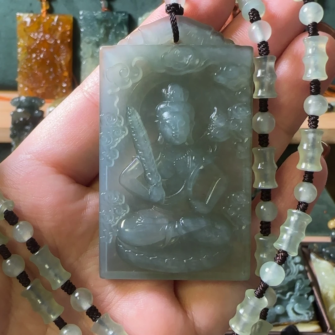 蛇纹石玉颈饰合金