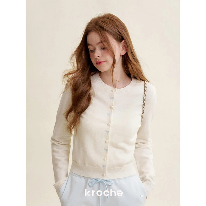 Kroche 25ss 蝴蝶结刺绣珍珠扣圆领针织开衫早春上衣