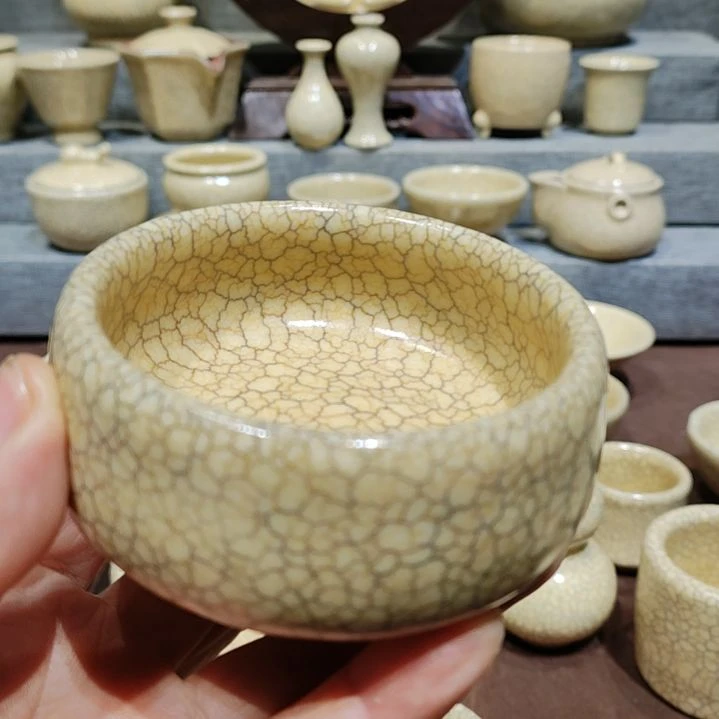 龚东华老师梅花墨纹作品