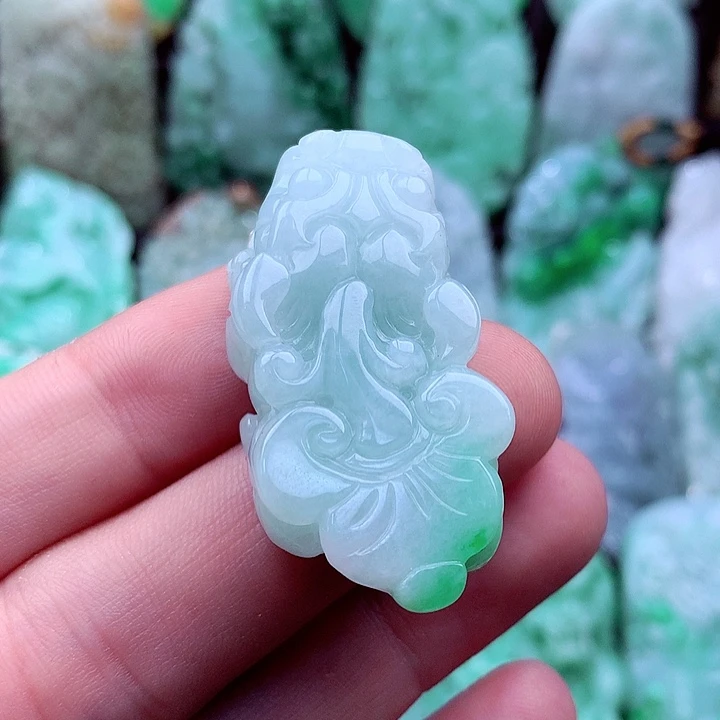 翡翠未镶嵌吊坠(不含链)a****使